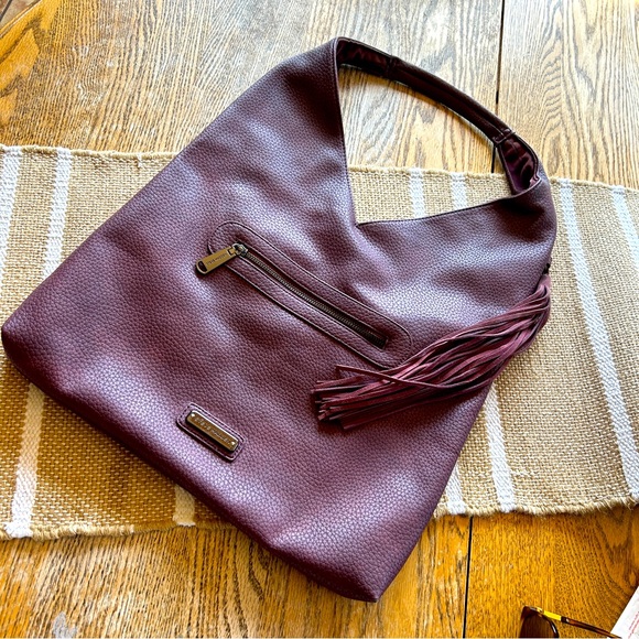 Steve Madden Handbags - Steve Madden 100% Leather Bag